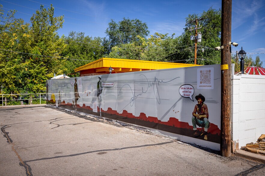 More Photos Of 166 S 400 E, Moab Hotel For Sale