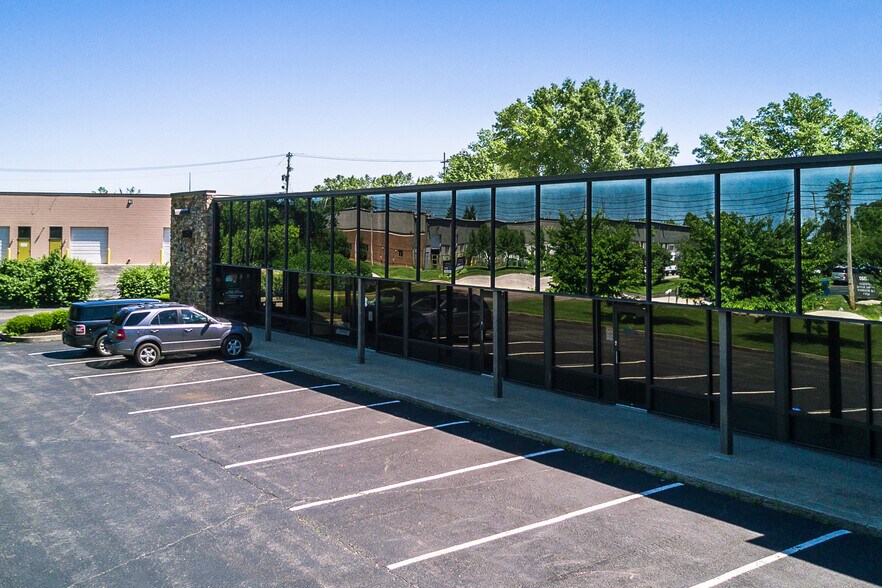More Photos Of 11400 Decimal Dr, Louisville Light Distribution For Lease