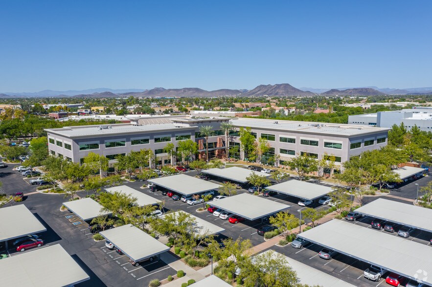 More Photos Of 5651 W Talavi Blvd, Glendale Office For Lease