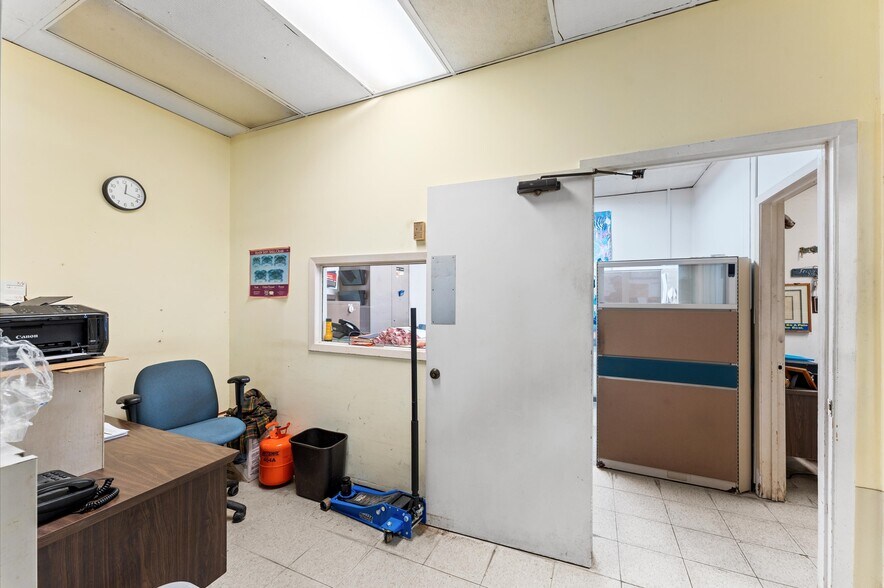 More Photos Of 1440 Cedar Post Ln, Houston Warehouse For Sale