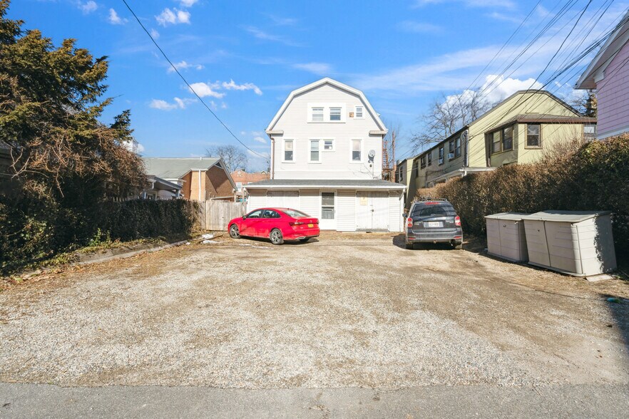 More Photos Of 253 Sea Cliff Ave, Sea Cliff Storefront Retail Residential For Sale