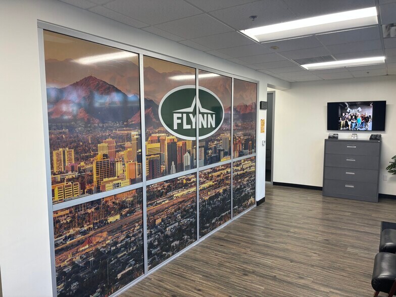 More Photos Of 3062 N Maple, Mesa Manufacturing For Sale