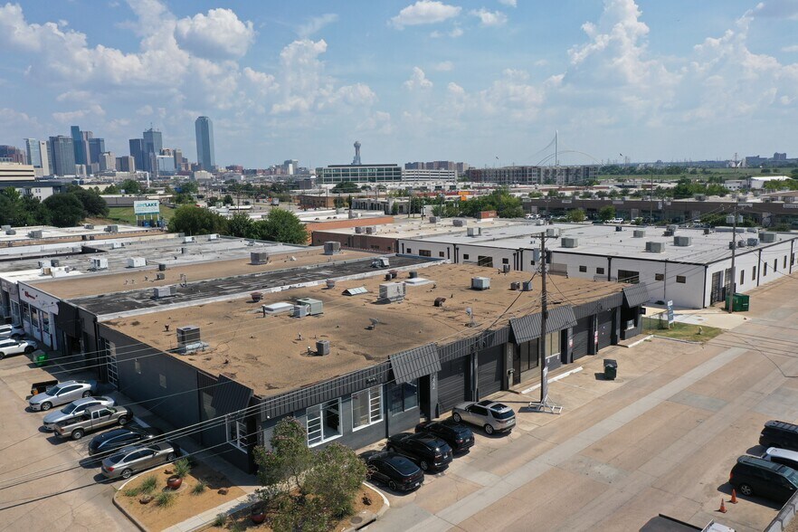 Primary Photo Of 1220 Manufacturing St, Dallas Showroom For Lease
