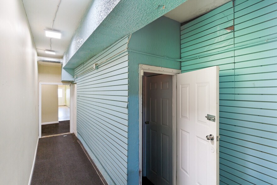 More Photos Of 449 Orange St, Newark Storefront Retail Residential For Sale