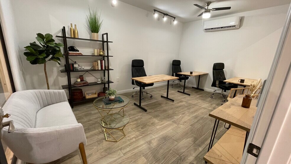 More Photos Of 1701-1721 N Main St, Los Angeles Office For Sale