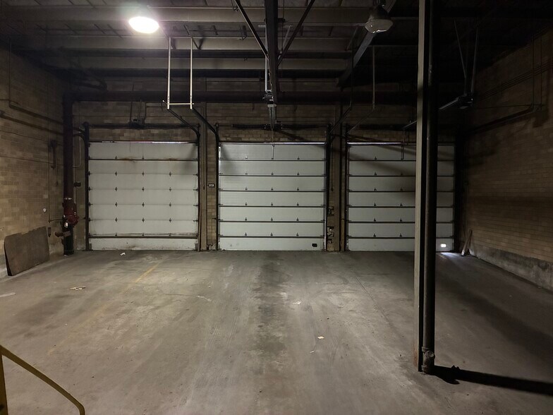 More Photos Of 2 Potomac St, Rochester Warehouse For Sale