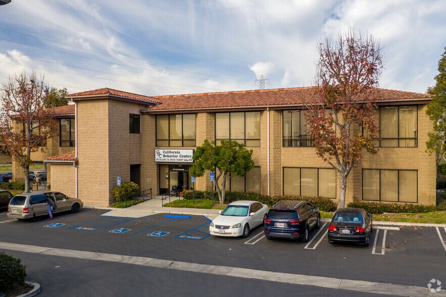 More Photos Of 637 E Albertoni St, Carson Unknown For Lease