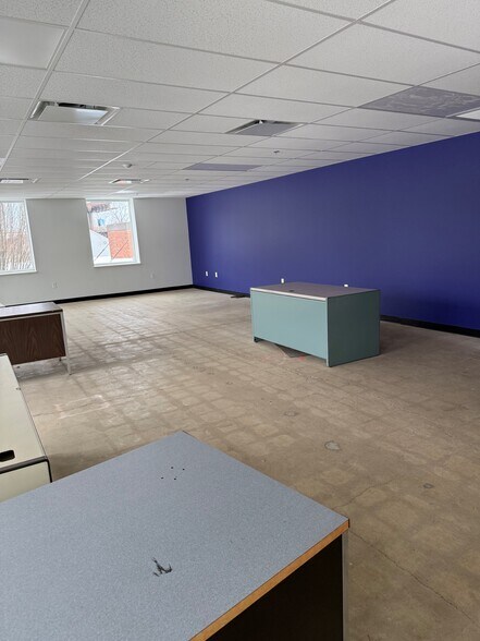 More Photos Of 18 Midland St, Hartford Light Manufacturing For Lease