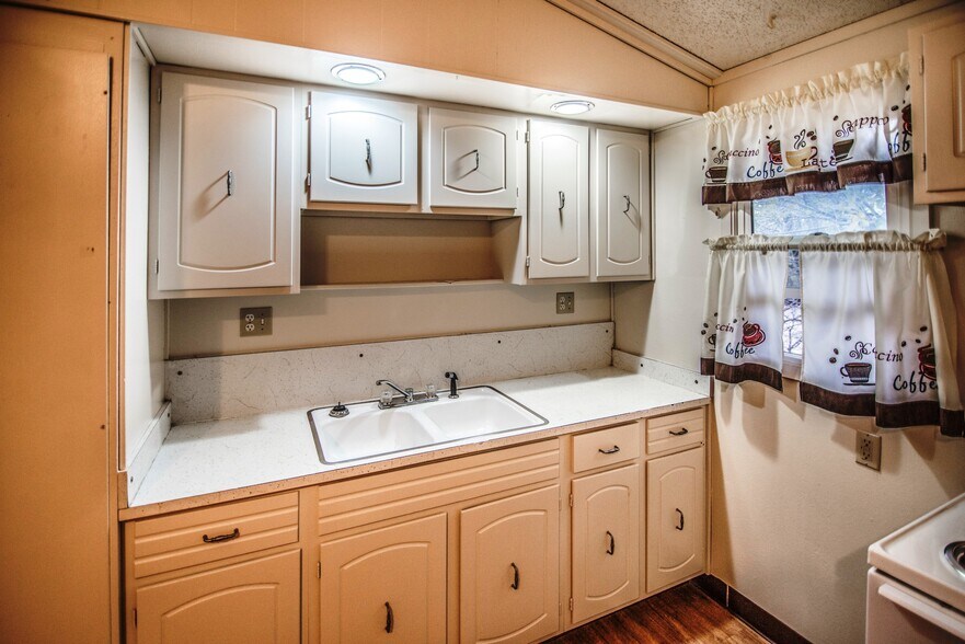 More Photos Of 807 Legion St, Craig Apartments For Sale