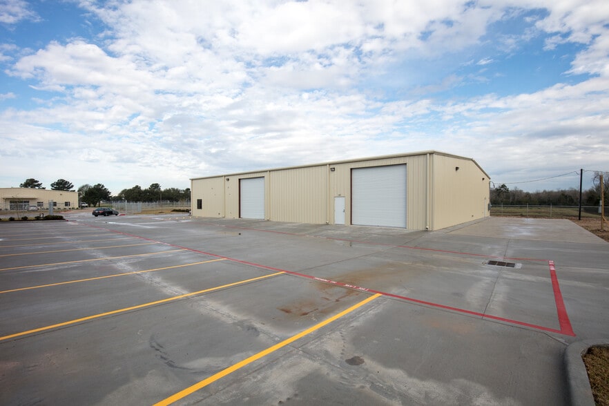 More Photos Of 3642 Bacor Rd, Houston Warehouse For Lease