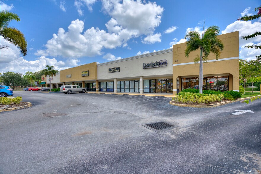 More Photos Of Semoran Blvd @ Semoran Blvd. (SR. 436) & Winter Wo, Winter Park Unknown For Lease