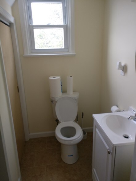 More Photos Of 65 Station Rd, Cranbury Medical For Sale