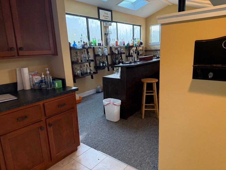 More Photos Of 1524 Smith St, Orange Park Office For Sale