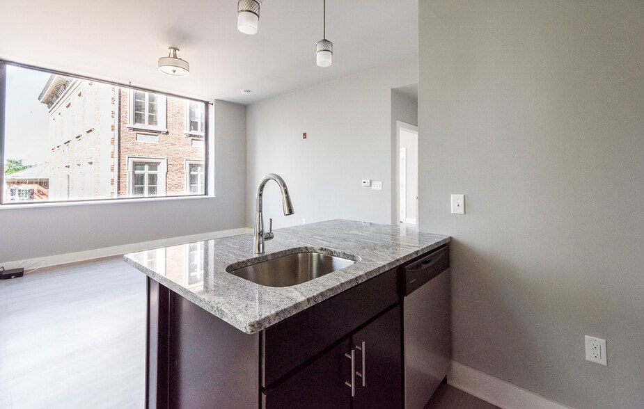 More Photos Of 421 E Franklin St, Richmond Apartments For Sale