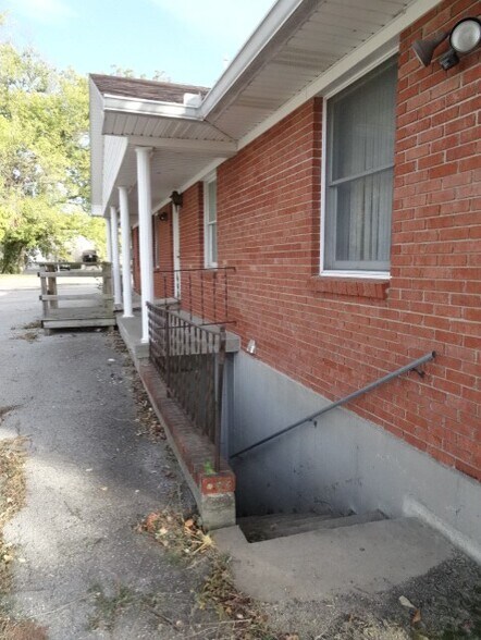 More Photos Of 612 W Fort Scott St, Butler Office For Sale
