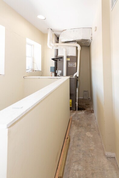 More Photos Of 316 S Broadway, Baltimore Storefront Retail Residential For Sale