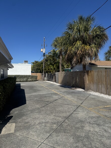 More Photos Of 6455 Gulf Blvd, Saint Petersburg Medical For Lease