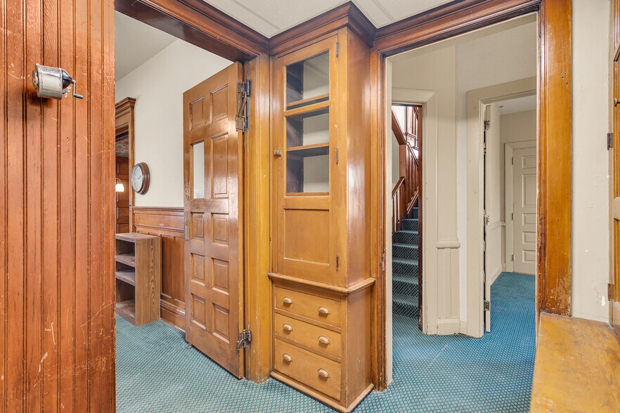 More Photos Of 601 S Jackson St, Jackson Office For Sale