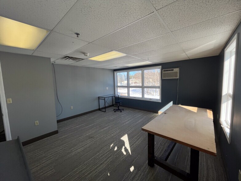 More Photos Of 155 Saco Ave, Old Orchard Beach Office For Sale