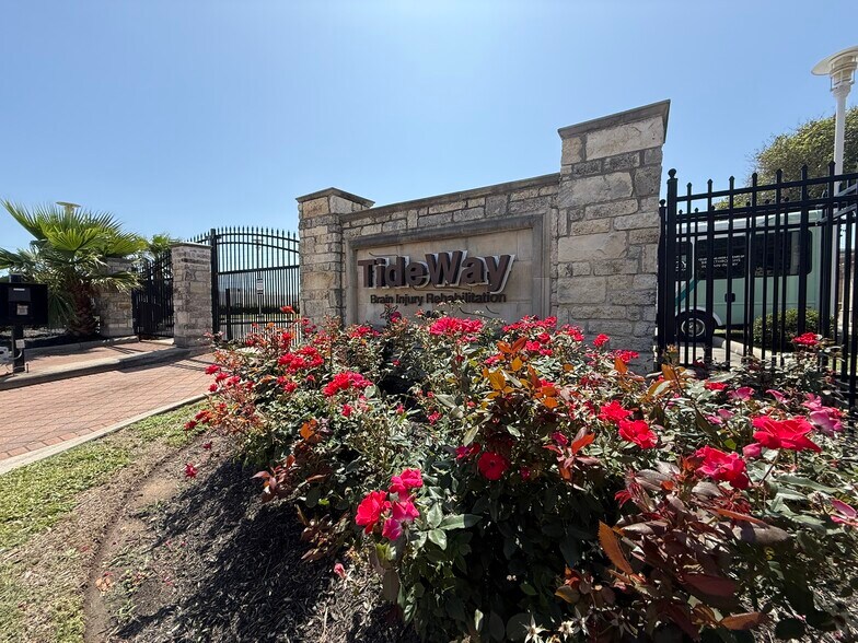 More Photos Of 6444 Central City Blvd, Galveston Rehabilitation Center For Sale