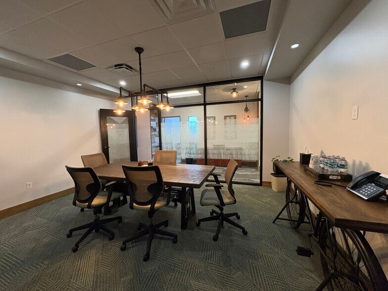 More Photos Of 1990 Main St, Sarasota Loft Creative Space For Lease