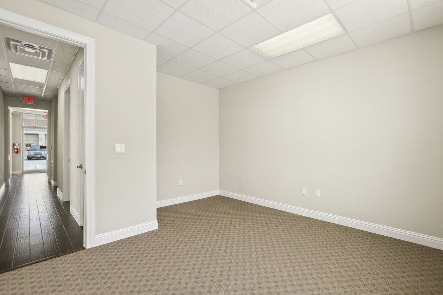 More Photos Of 3900 S Stonebridge Dr, McKinney Medical For Lease