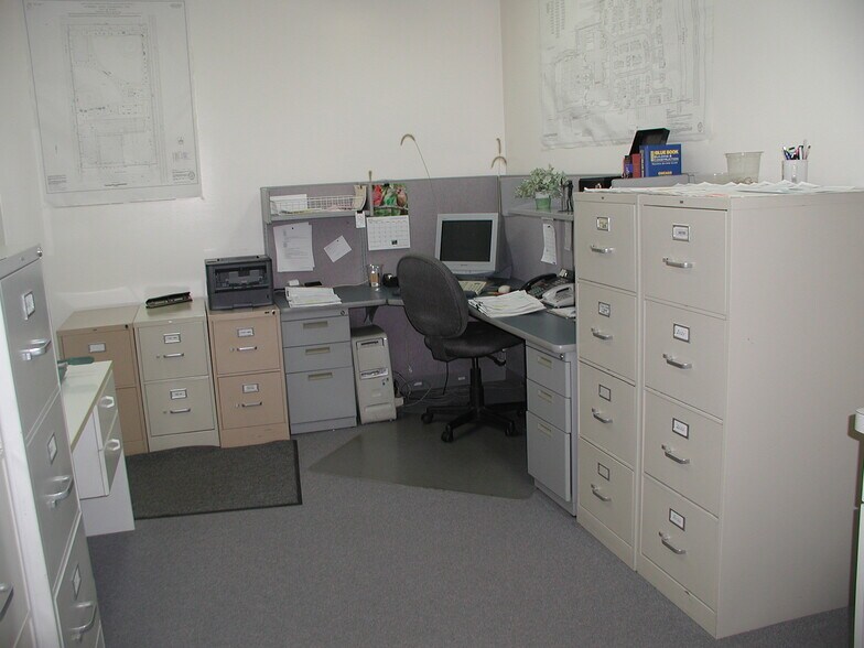 More Photos Of 909 E 31st St, La Grange Park Office For Sale