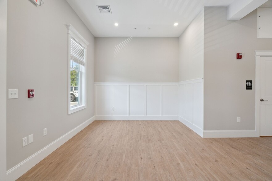 More Photos Of 3 Quill Lane, Barrington Apartments For Lease