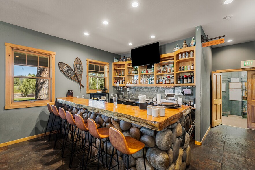 More Photos Of 985 Whitehawk Dr, Clio Hotel For Sale