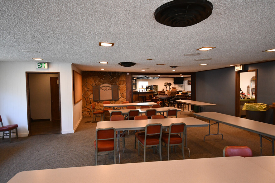 More Photos Of 2620 W 2nd St, The Dalles Restaurant For Sale