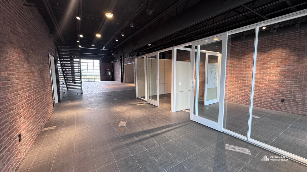 More Photos Of 5000 Goodman St, Timnath Showroom For Sale