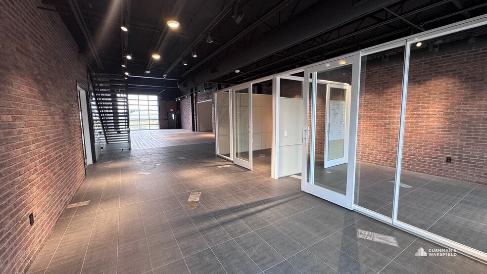 More Photos Of 5000 Goodman St, Timnath Showroom For Sale