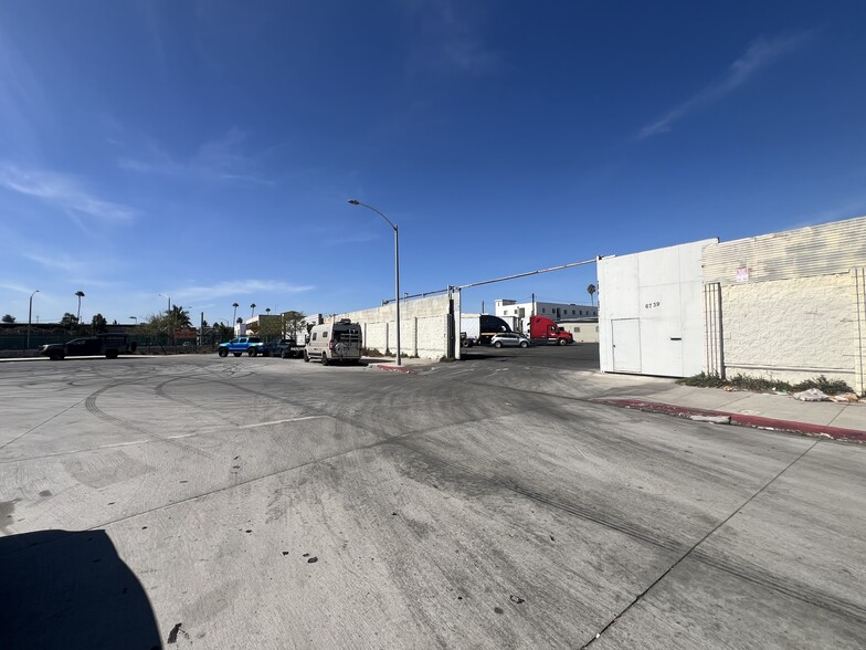 More Photos Of 6725 S Victoria Ave, Los Angeles Land For Lease
