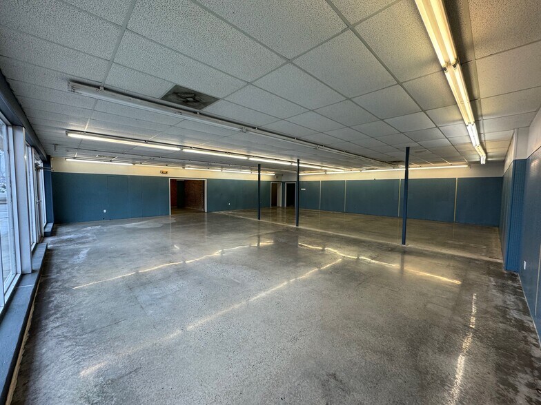 More Photos Of 2920 Grand Ave, Fort Smith Freestanding For Lease