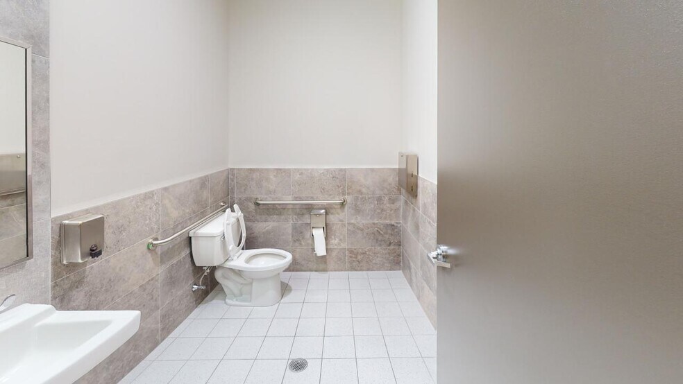 More Photos Of 7801-15 Linden Blvd, Queens Healthcare For Lease