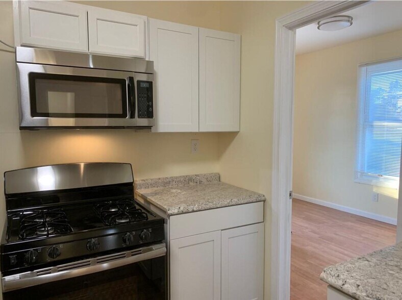 More Photos Of 227 Hillside Ave, Waterbury Apartments For Sale