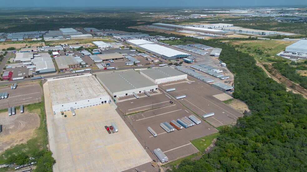 More Photos Of 14701 Atlanta Dr, Laredo Distribution For Lease
