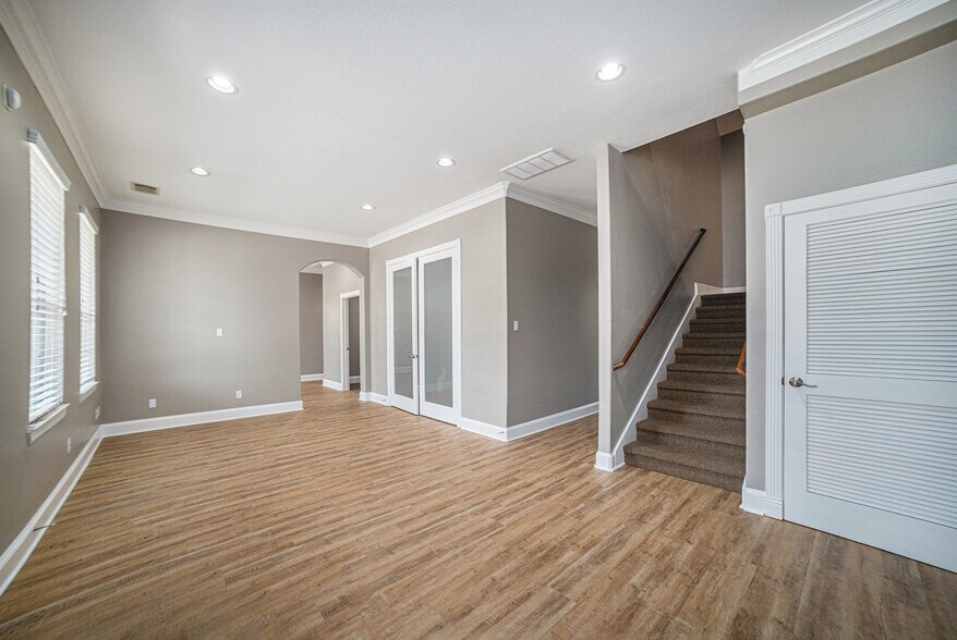 More Photos Of 25511 Budde Rd, The Woodlands Loft Creative Space For Sale