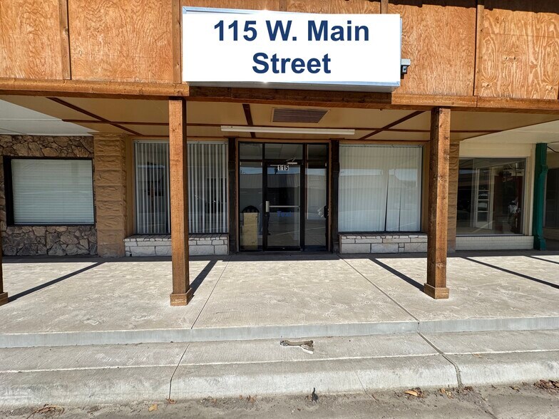 Primary Photo Of 115 Main st, Italy Office For Sale