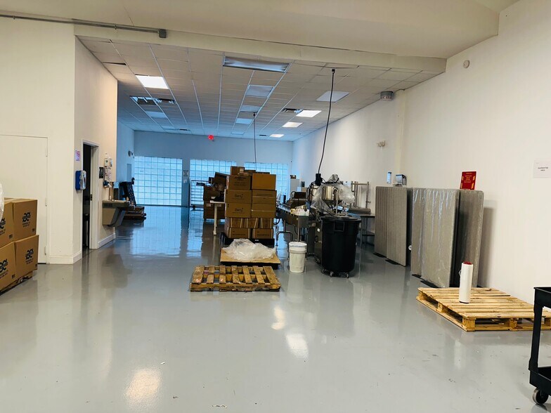 More Photos Of 503 W Robinson St, Orlando Industrial For Lease