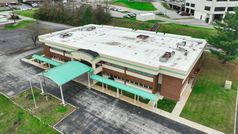 More Photos Of 340 Bogle St, Somerset Medical For Sale