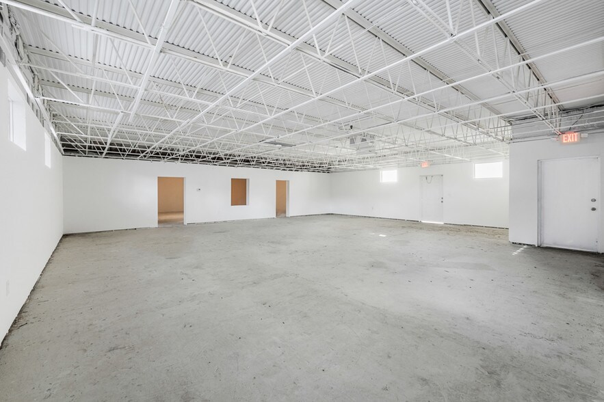 More Photos Of 4749 Hollywood Blvd, Hollywood Storefront Retail Office For Sale