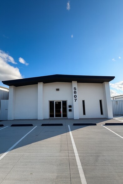 More Photos Of 5807 Star Ln, Houston Service For Lease