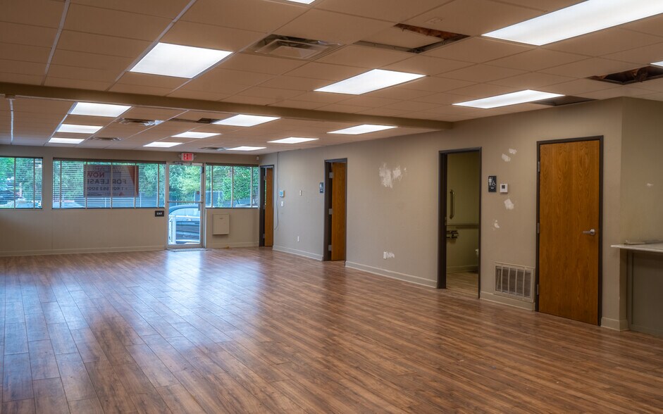 More Photos Of 7908 N Western Ave, Oklahoma City Freestanding For Lease