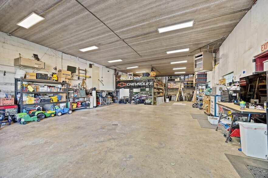 More Photos Of 12820 Main St, Lemont Showroom For Sale