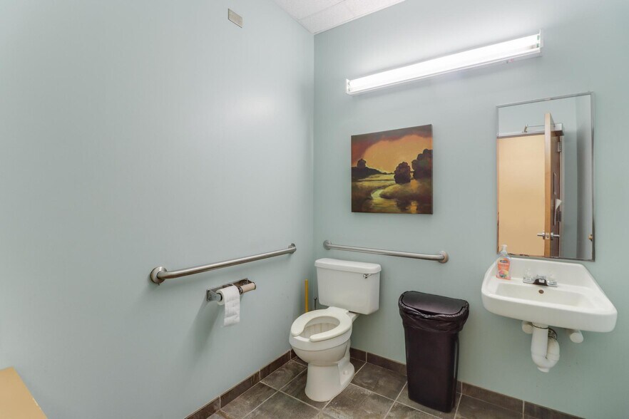 More Photos Of 10281 Corporate Dr, Gulfport Office For Sale