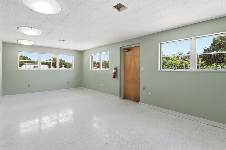 More Photos Of 18150 SE 72 Ave, Inglis Office For Sale