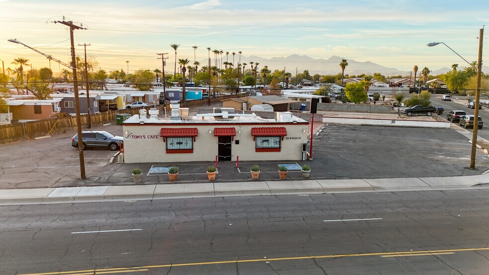 More Photos Of 301 W Main St, Avondale Restaurant For Lease