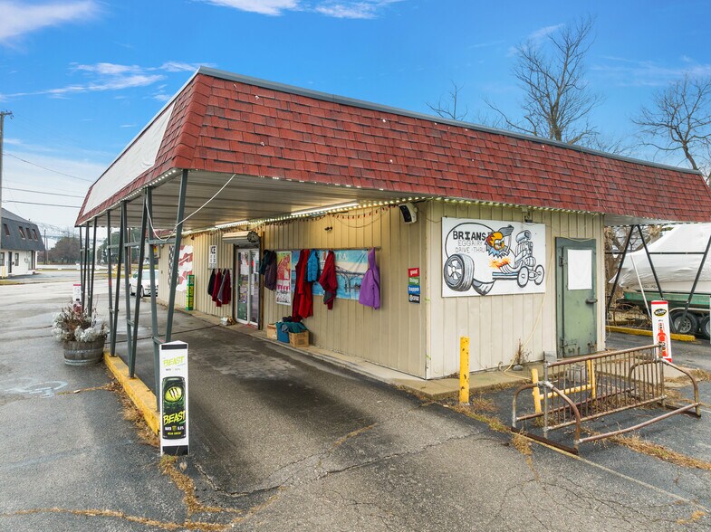 More Photos Of 1635 Pine Grove Ave, Port Huron Convenience Store For Sale