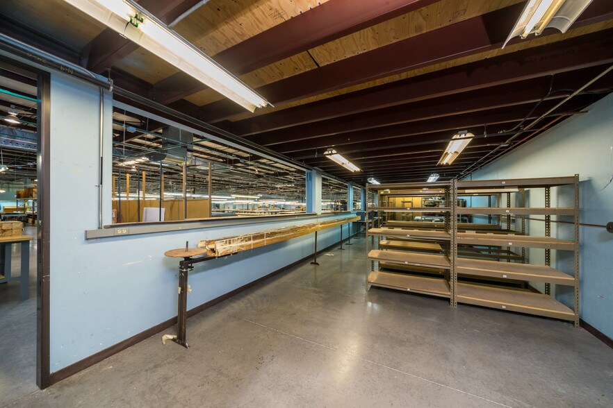 More Photos Of 6000 E Coury Dr, Cottonwood Light Manufacturing For Sale